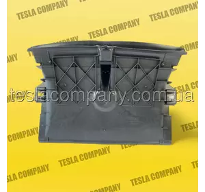 Корпус люверсы центральной Tesla Model Y 1634325-00-A Новый аналог