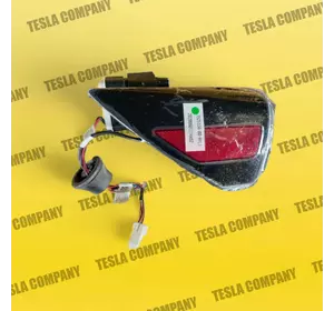 Лючок порта зарядки Tesla Model Y 1566302-00-A Новый оригинал Лючок порта зарядки Tesla Model Y 1566302-00-A Новый оригинал