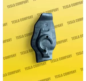 Защита заднего правого рычага под пружину Tesla Model 3 1493636-00-A Б/у оригинал Защита заднего правого рычага под пружину Tesla Model 3 1493636-00-A Б/у оригинал