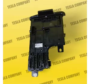 Боди контроллер правый Tesla Model Y 1497846-10-E Б/у оригинал Боди контроллер правый Tesla Model Y 1497846-10-E Б/у оригинал