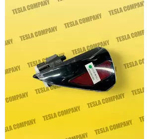 Катафот крышки порта зарядки Tesla model Y 1525134-00-B Новый аналог Катафот крышки порта зарядки Tesla model Y 1525134-00-B Новый аналог