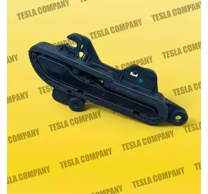 Ручка дверей права антихром Tesla Model Y 1528115-00-D Б/в оригінал Ручка дверей права антихром Tesla Model Y 1528115-00-D Б/в оригінал