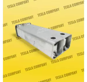 Подовжувач нижнього підсилювача Tesla Model Y 1109193-00-C Б/в оригінал Подовжувач нижнього підсилювача Tesla Model Y 1109193-00-C Б/в оригінал