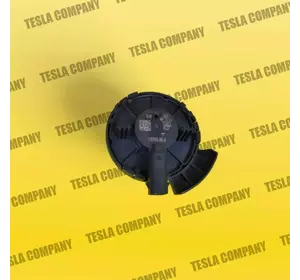 Датчик удару Tesla Model Y 1036762-00-A Б/в оригінал Датчик удару Tesla Model Y 1036762-00-A Б/в оригінал