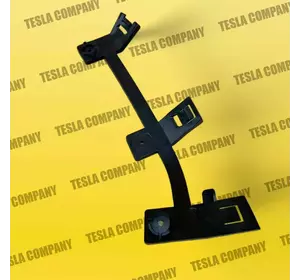 Кронштейн кріплення фари лівий внутрішній Tesla Model X 1046957-00-F Новий оригінал Кронштейн кріплення фари лівий внутрішній Tesla Model X 1046957-00-F Новий оригінал