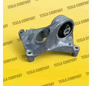 Кронштейн заднього двигуна Tesla Model Y 1095337-00-D Б/в оригінал Кронштейн заднього двигуна Tesla Model Y 1095337-00-D Б/в оригінал