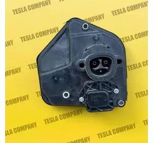 Порт зарядки Tesla Model 3 1490374-10-E Б/в оригінал Порт зарядки Tesla Model 3 1490374-10-E Б/в оригінал