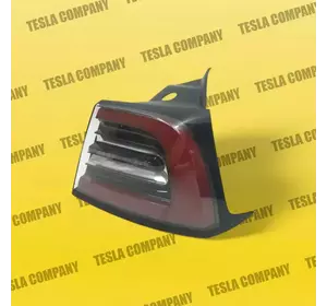 Ліхтар правий зовнішній (USA) Tesla Model Y 1077398-00-H Новий оригінал Ліхтар правий зовнішній (USA) Tesla Model Y 1077398-00-H Новий оригінал