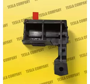 Кронштейн порогу задній правий Tesla Model Y 1555377-00-B Б/в оригінал Кронштейн порогу задній правий Tesla Model Y 1555377-00-B Б/в оригінал