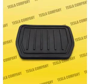 Гумова накладка педалі гальма Tesla Model Y 1044693-00-A Б/в оригінал Гумова накладка педалі гальма Tesla Model Y 1044693-00-A Б/в оригінал