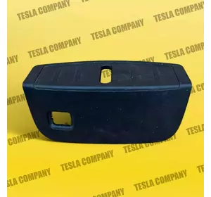Панель замку підкапотного боксу Tesla Model 3 1095858-00-D Б/в оригінал Панель замку підкапотного боксу Tesla Model 3 1095858-00-D Б/в оригінал