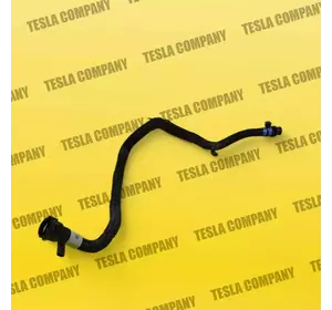 Патрубок системи охолодження Tesla Model Y 1504721-00-B Б/в оригінал Патрубок системи охолодження Tesla Model Y 1504721-00-B Б/в оригінал