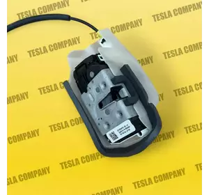 Замок дверей задніх правих Tesla Model Y 1500675-01-B Б/в оригінал Замок дверей задніх правих Tesla Model Y 1500675-01-B Б/в оригінал