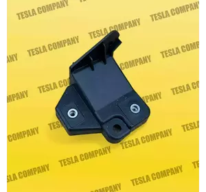 Кріплення переднього бампера ліве внутрішнє Tesla Model SR 1061331-00-B Новий оригінал Кріплення переднього бампера ліве внутрішнє Tesla Model SR 1061331-00-B Новий оригінал