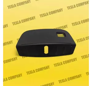 Панель замку підкапотного боксу Tesla Model 3 1555579-00-B Новий аналог Панель замку підкапотного боксу Tesla Model 3 1555579-00-B Новий аналог