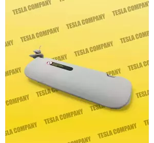 Козирок правий Tesla Model Y 1490406-01-B Б/в оригінал Козирок правий Tesla Model Y 1490406-01-B Б/в оригінал