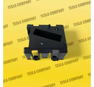 Кронштейн радару Tesla Model 3 1108648-00-E Новий аналог Кронштейн радару Tesla Model 3 1108648-00-E Новий аналог