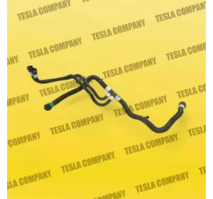 Патрубок системи охолодження теплообмінник Chiller-батарея з датчиком Tesla Model 3 1521493-00-C Б/в оригінал Патрубок системи охолодження теплообмінник Chiller-батарея з датчиком Tesla Model 3 1521493-00-C Б/в оригінал